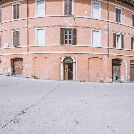 Bhr - Appartamento Dell'Anfiteatro Spoleto Zewnętrze zdjęcie