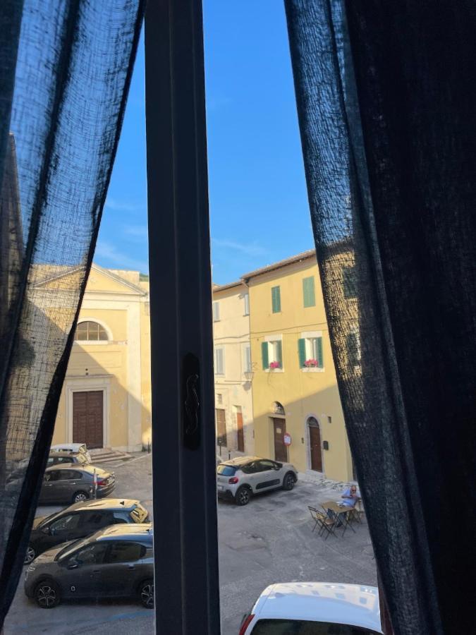 Bhr - Appartamento Dell'Anfiteatro Spoleto Zewnętrze zdjęcie