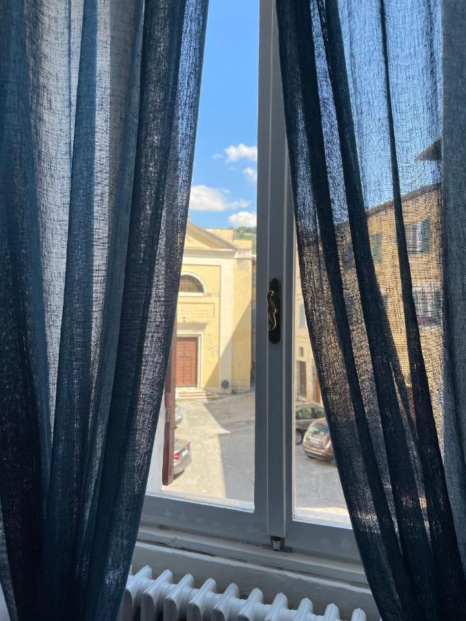 Bhr - Appartamento Dell'Anfiteatro Spoleto Zewnętrze zdjęcie